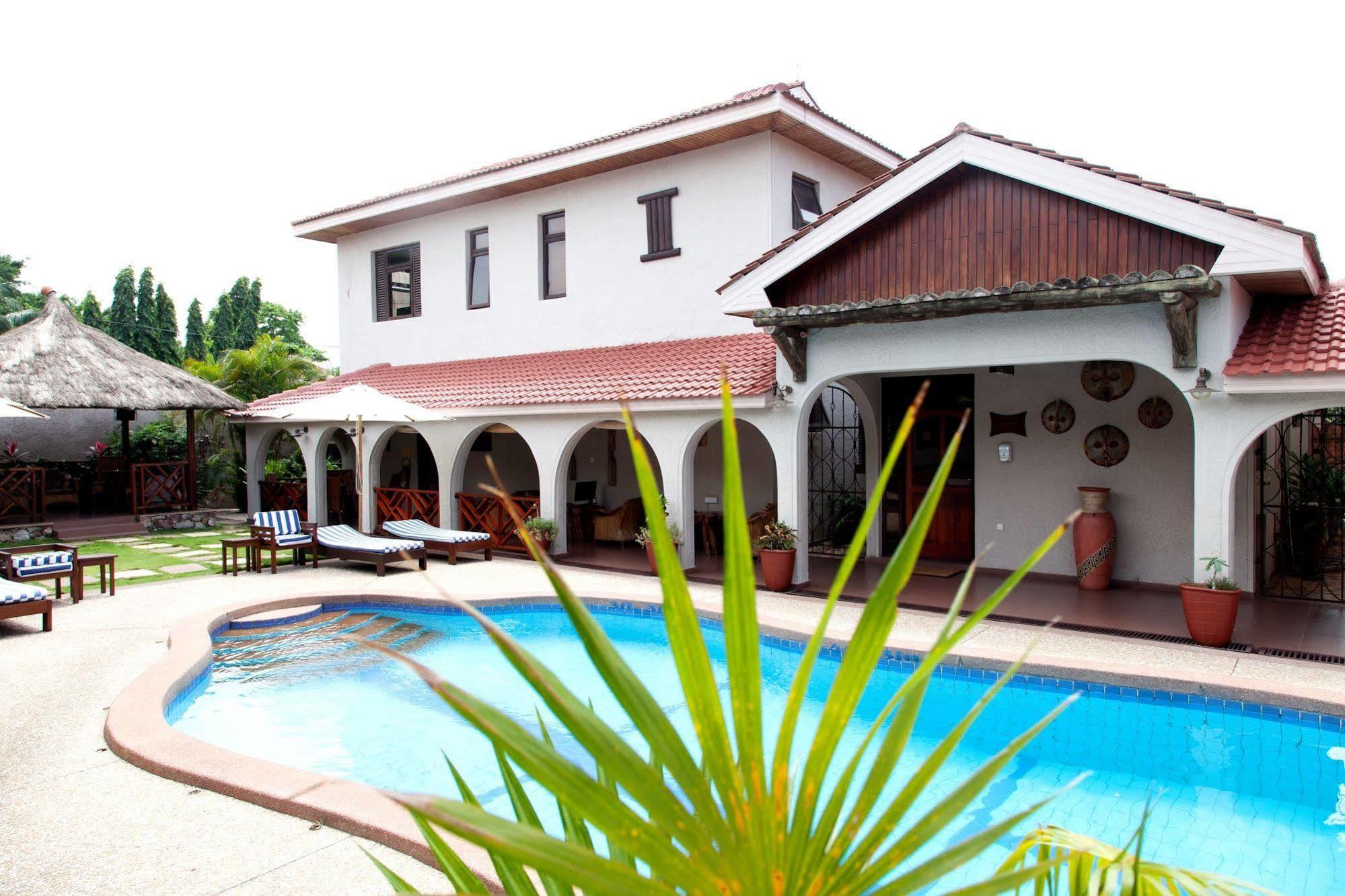 Mahogany Lodge, Cantonments Accra Ngoại thất bức ảnh
